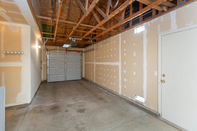 202 Meandering Ln, Turlock, CA 95382