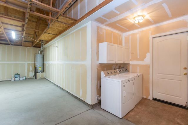 202 Meandering Ln, Turlock, CA 95382