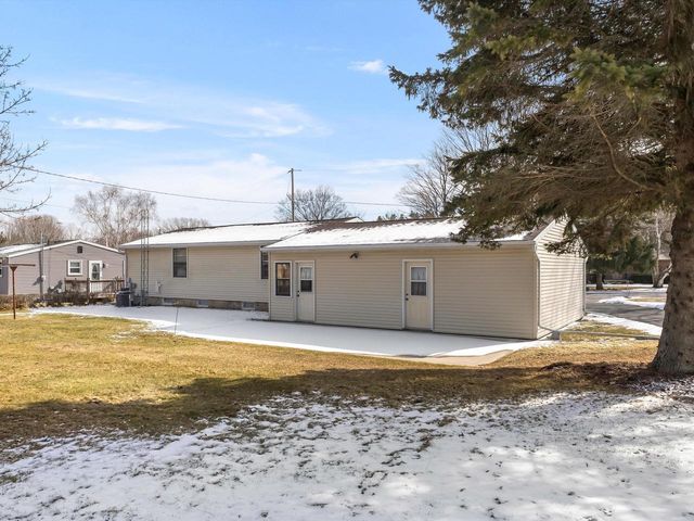 955 Laduron DRIVE, Mishicot, WI 54228