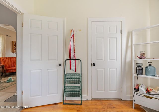 172 E Francis Ave, Louisville, KY 40214