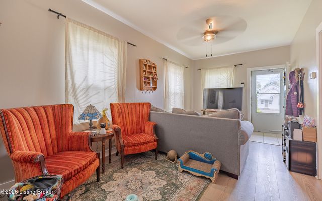 172 E Francis Ave, Louisville, KY 40214