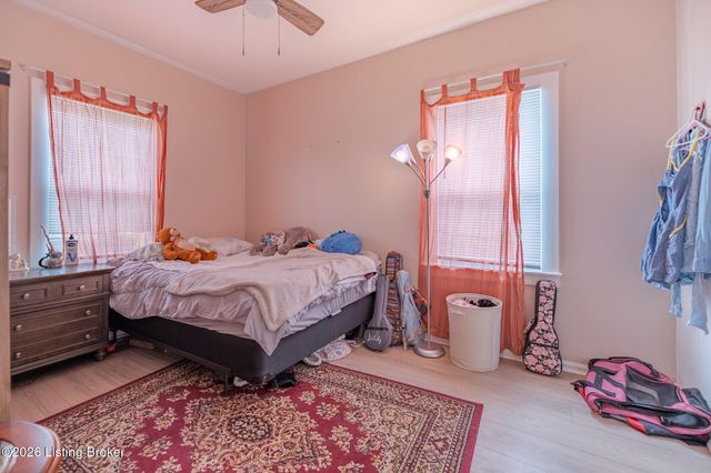 172 E Francis Ave, Louisville, KY 40214