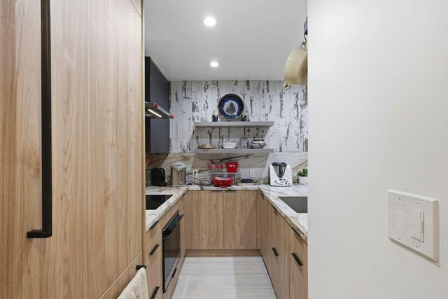 324 Catalpa Street 111, San Mateo, CA 94401
