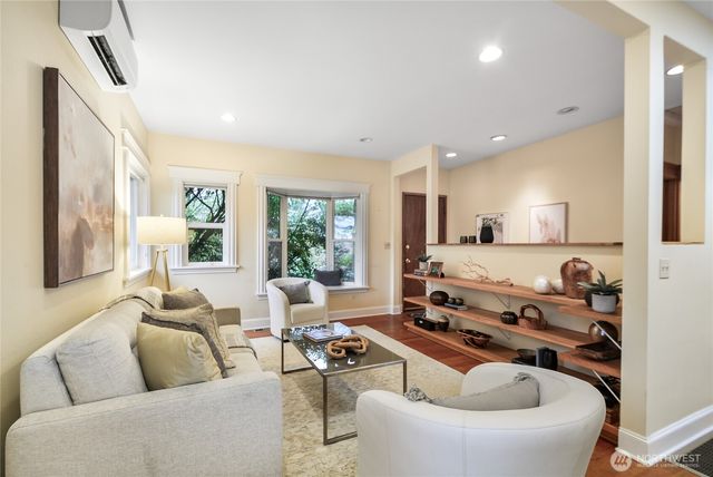 932 21st Avenue, Seattle, WA 98122