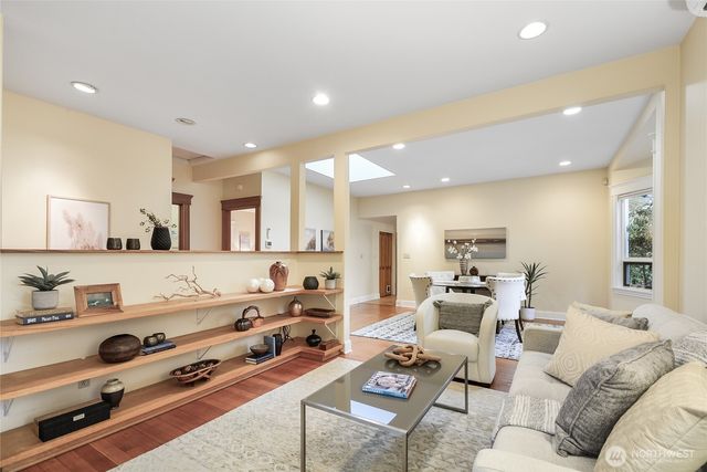 932 21st Avenue, Seattle, WA 98122