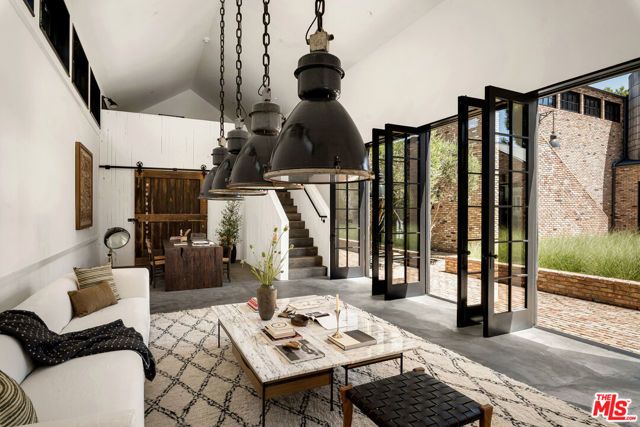 13215 Riviera Ranch Road, Los Angeles, CA 90049