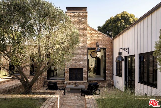13215 Riviera Ranch Road, Los Angeles, CA 90049