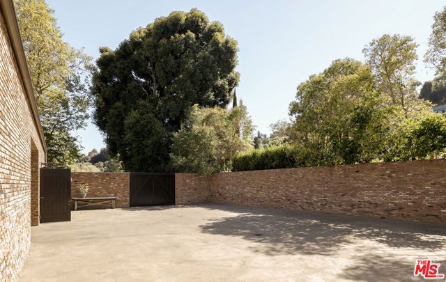 13215 Riviera Ranch Road, Los Angeles, CA 90049