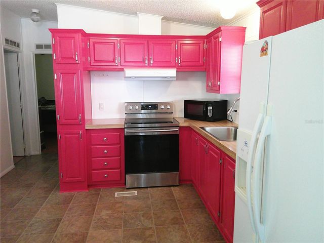 3205 HICKORY DRIVE, Wesley Chapel, FL 33543