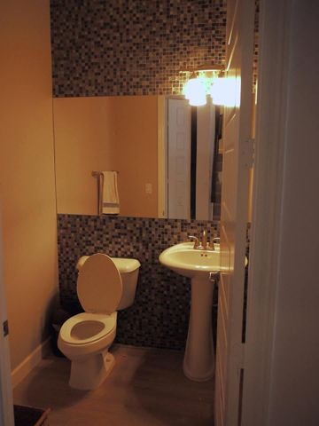 835 NE 191st Street, Miami, FL 33179