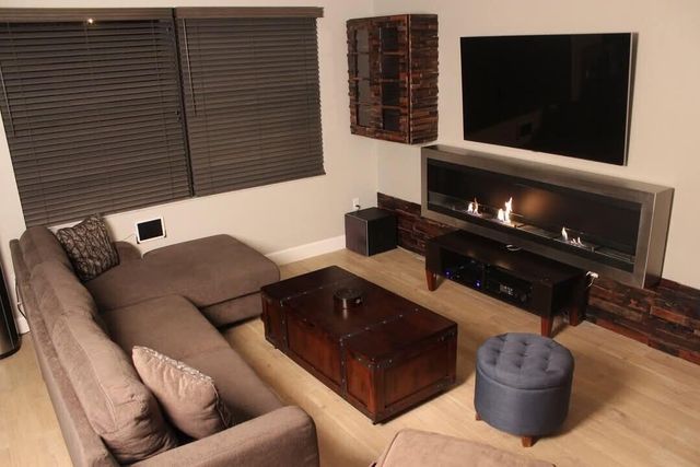 835 NE 191st Street, Miami, FL 33179