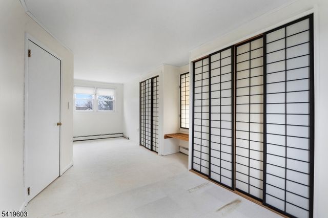 92 Hickory St, Dumont Boro, NJ 07628