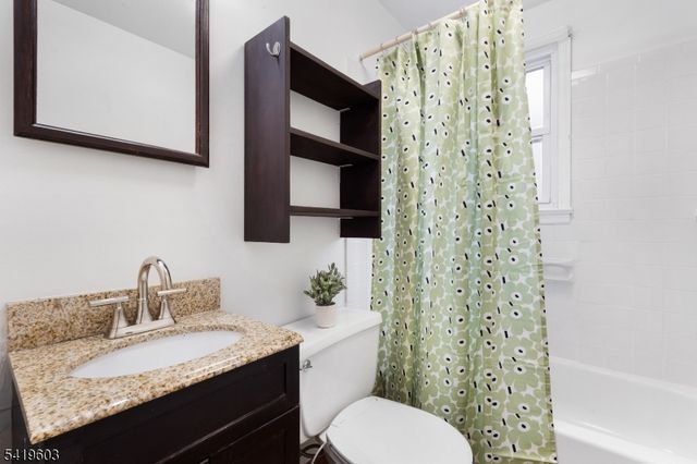 92 Hickory St, Dumont Boro, NJ 07628