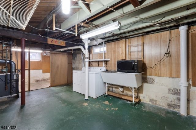 92 Hickory St, Dumont Boro, NJ 07628