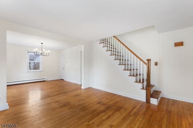 92 Hickory St, Dumont Boro, NJ 07628