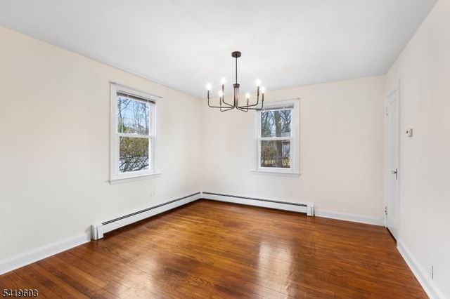 92 Hickory St, Dumont Boro, NJ 07628