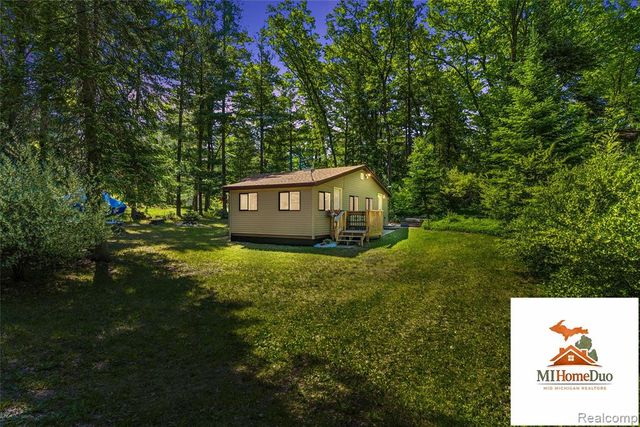 6960 Rumsay Street, Harrison, MI 48625