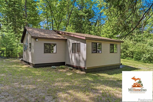 6960 Rumsay Street, Harrison, MI 48625