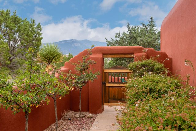 7 Calle Cholla, Placitas, NM 87043