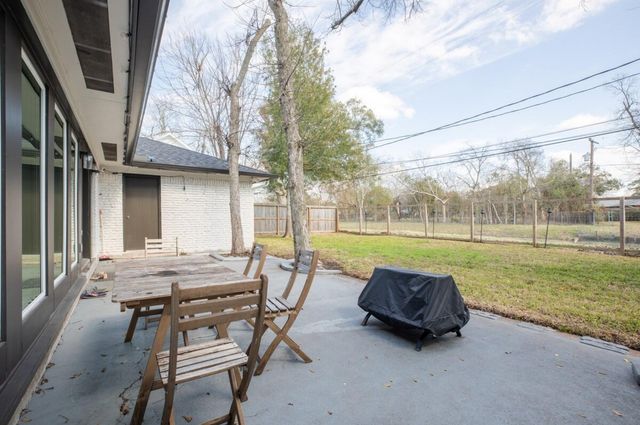 10513 Willowgrove Drive, Houston, TX 77035