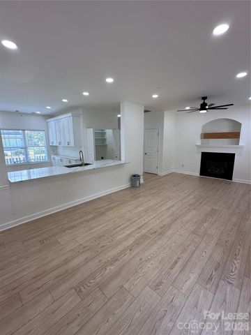 732 Inwood Hill Drive, Gastonia, NC 28056