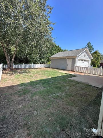 732 Inwood Hill Drive, Gastonia, NC 28056