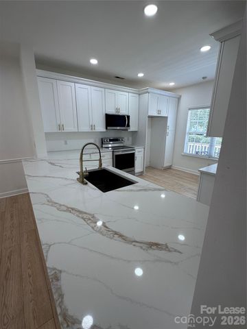 732 Inwood Hill Drive, Gastonia, NC 28056