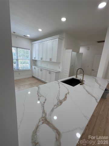 732 Inwood Hill Drive, Gastonia, NC 28056