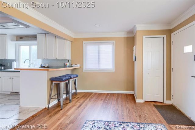 5241 Drayton Road, Clarkston, MI 48346