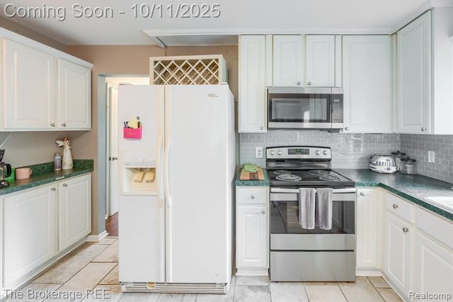 5241 Drayton Road, Clarkston, MI 48346