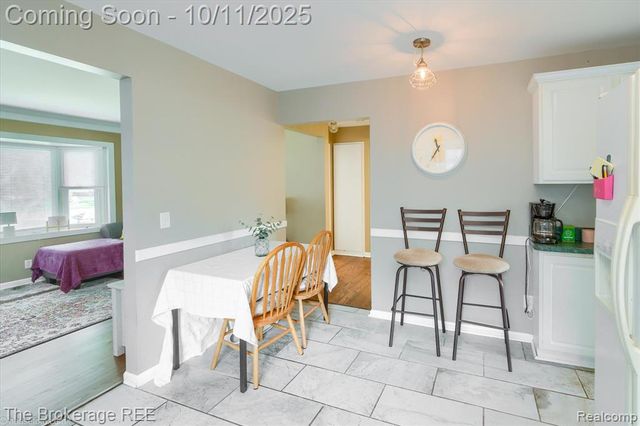 5241 Drayton Road, Clarkston, MI 48346