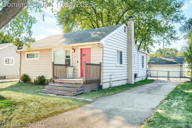 5241 Drayton Road, Clarkston, MI 48346