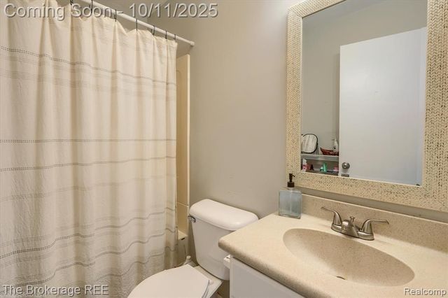 5241 Drayton Road, Clarkston, MI 48346