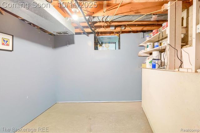 5241 Drayton Road, Clarkston, MI 48346