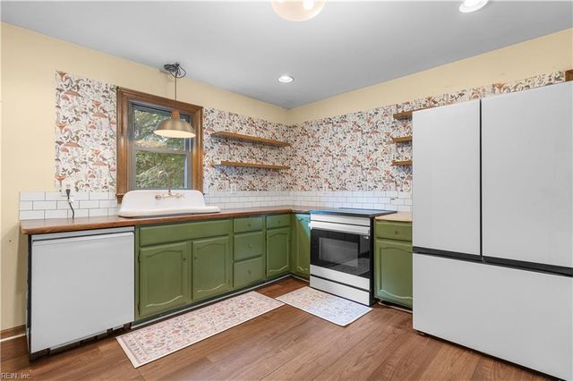 12482 Titus Cove LNDG, Carrollton, VA 23314