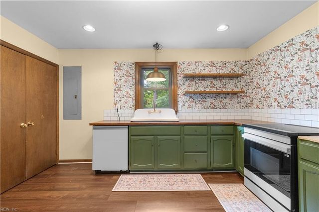 12482 Titus Cove LNDG, Carrollton, VA 23314