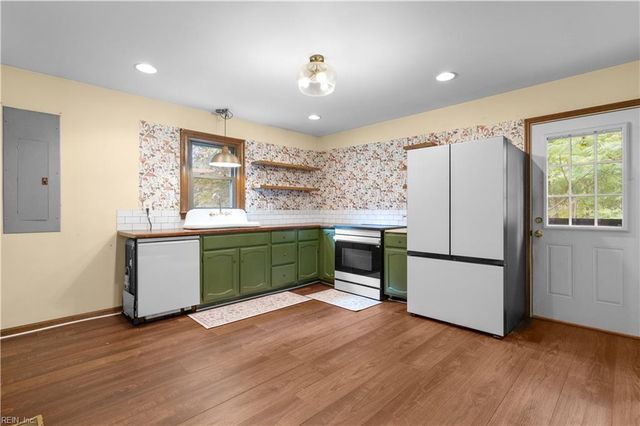 12482 Titus Cove LNDG, Carrollton, VA 23314