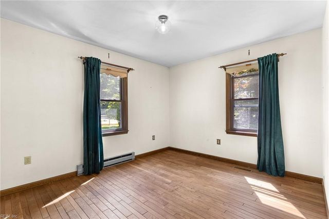 12482 Titus Cove LNDG, Carrollton, VA 23314