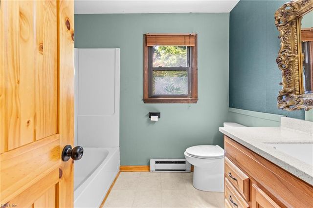 12482 Titus Cove LNDG, Carrollton, VA 23314