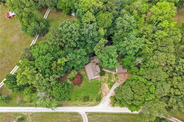 12482 Titus Cove LNDG, Carrollton, VA 23314