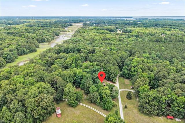 12482 Titus Cove LNDG, Carrollton, VA 23314