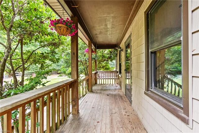 12482 Titus Cove LNDG, Carrollton, VA 23314