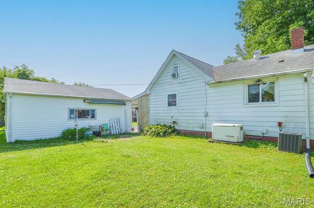 115 Sterling, Moro, IL 62067