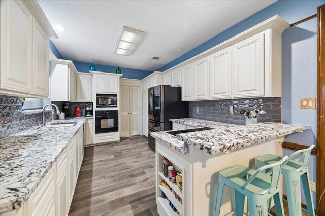3811 Trappers Forest Drive, Houston, TX 77088