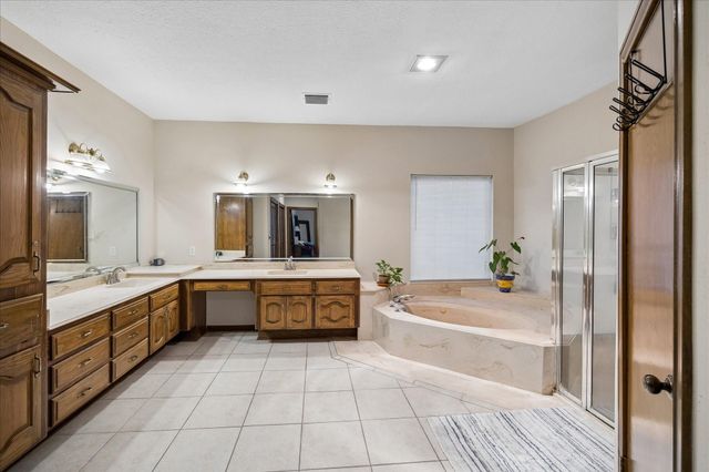 3811 Trappers Forest Drive, Houston, TX 77088