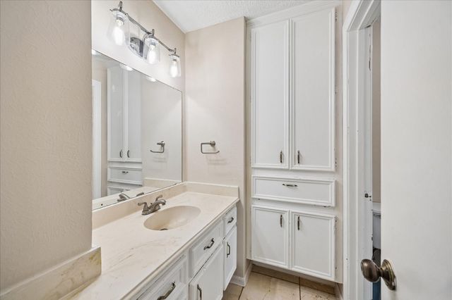 3811 Trappers Forest Drive, Houston, TX 77088