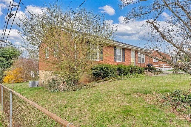 5907 Darby RD, Roanoke, VA 24012