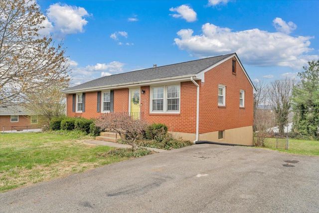 5907 Darby RD, Roanoke, VA 24012