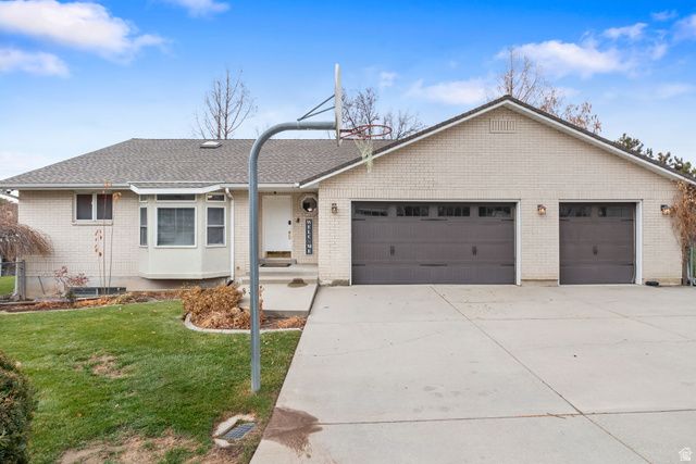 1504 E SPRING LN, Holladay, UT 84117