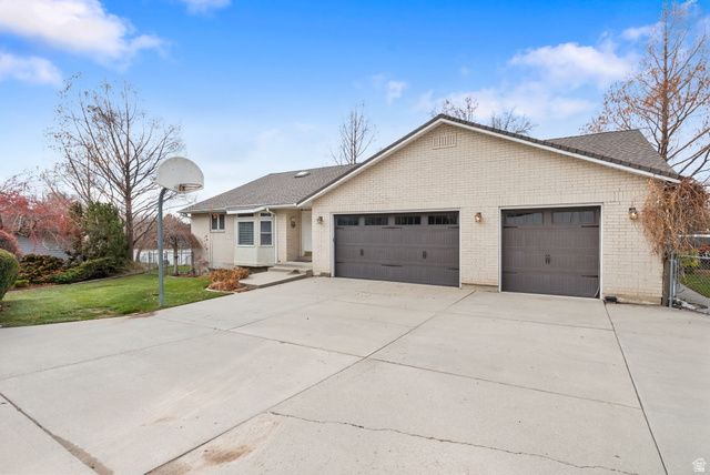 1504 E SPRING LN, Holladay, UT 84117